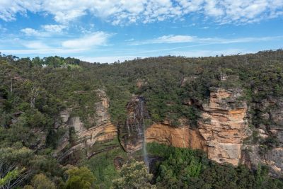 waterfall in katoomba west of sydney